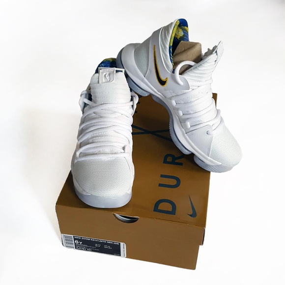 Nike Other - Nike Zoom Kevin Durant NBA Sneakers Kids 6Y White